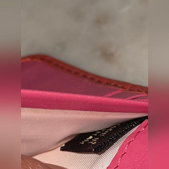 Coach signature canvas wallet with pink leather and a pink accent stripe - Picture 10 of 14